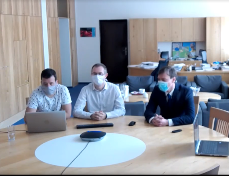 The First Live Stream of Q&A With the Dean and Vice-Deans of FIR About the Extraordinary Measures